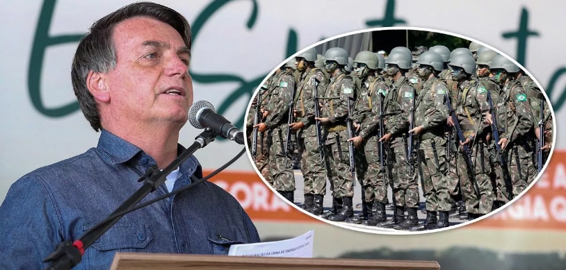 Jair Bolsonaro e soldados do exército (Foto: Marcos Corrêa/PR)